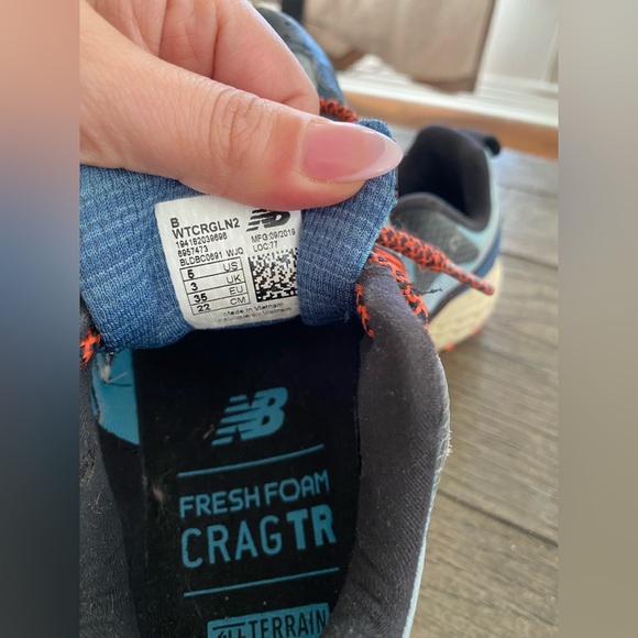 New Balance retro style Fresh Foam CRAGTR all Terrain shoes. - Picture 3 of 5